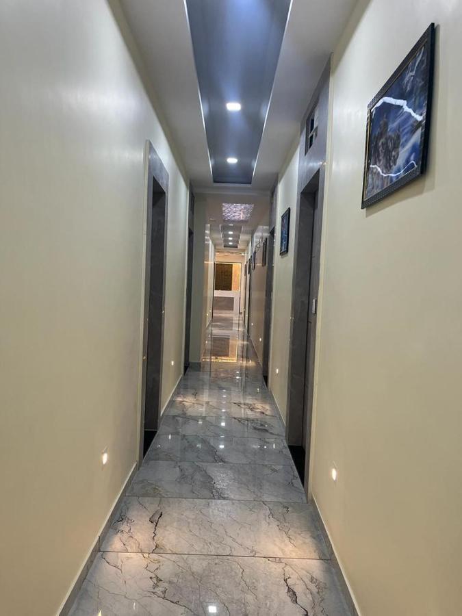 ואדודרה Hotel Sunrise מראה חיצוני תמונה