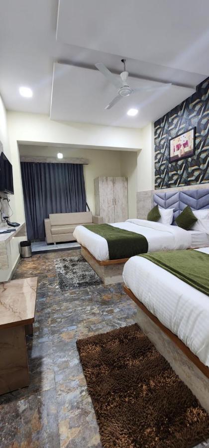 ואדודרה Hotel Sunrise מראה חיצוני תמונה