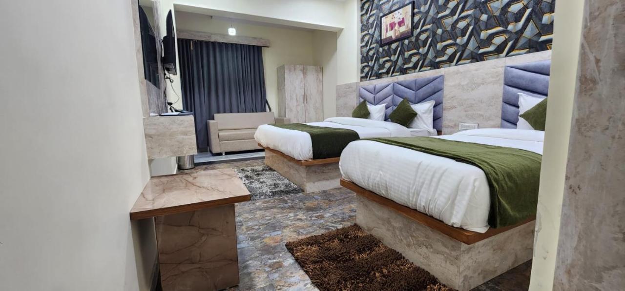 ואדודרה Hotel Sunrise מראה חיצוני תמונה